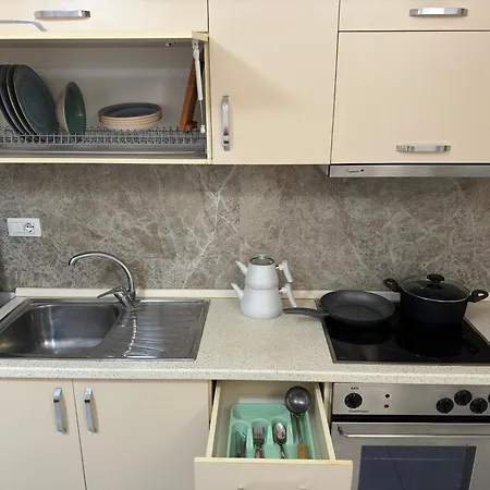 The Cozy Nest - Fully Loaded דירה טיראנה